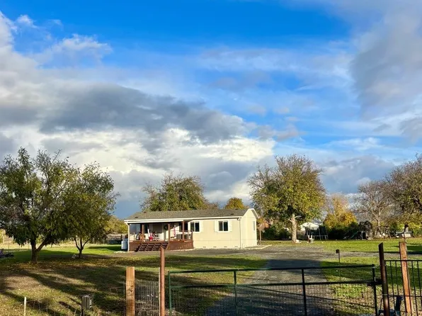 3060 Soda Bay Rd, Lakeport, CA 95453