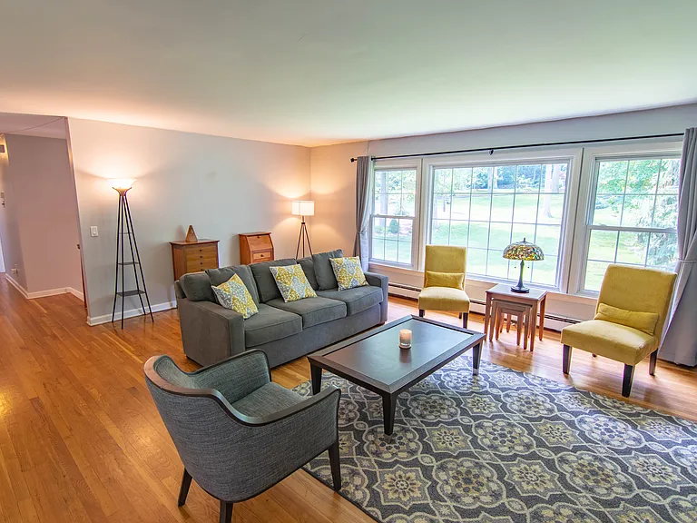 113 Dogwood Ln — Photo 6