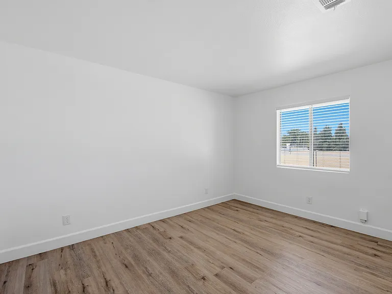 21134 Multnomah Rd — Photo 17