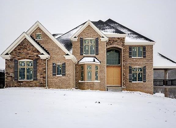 3rd image of 106 Kingston Ave