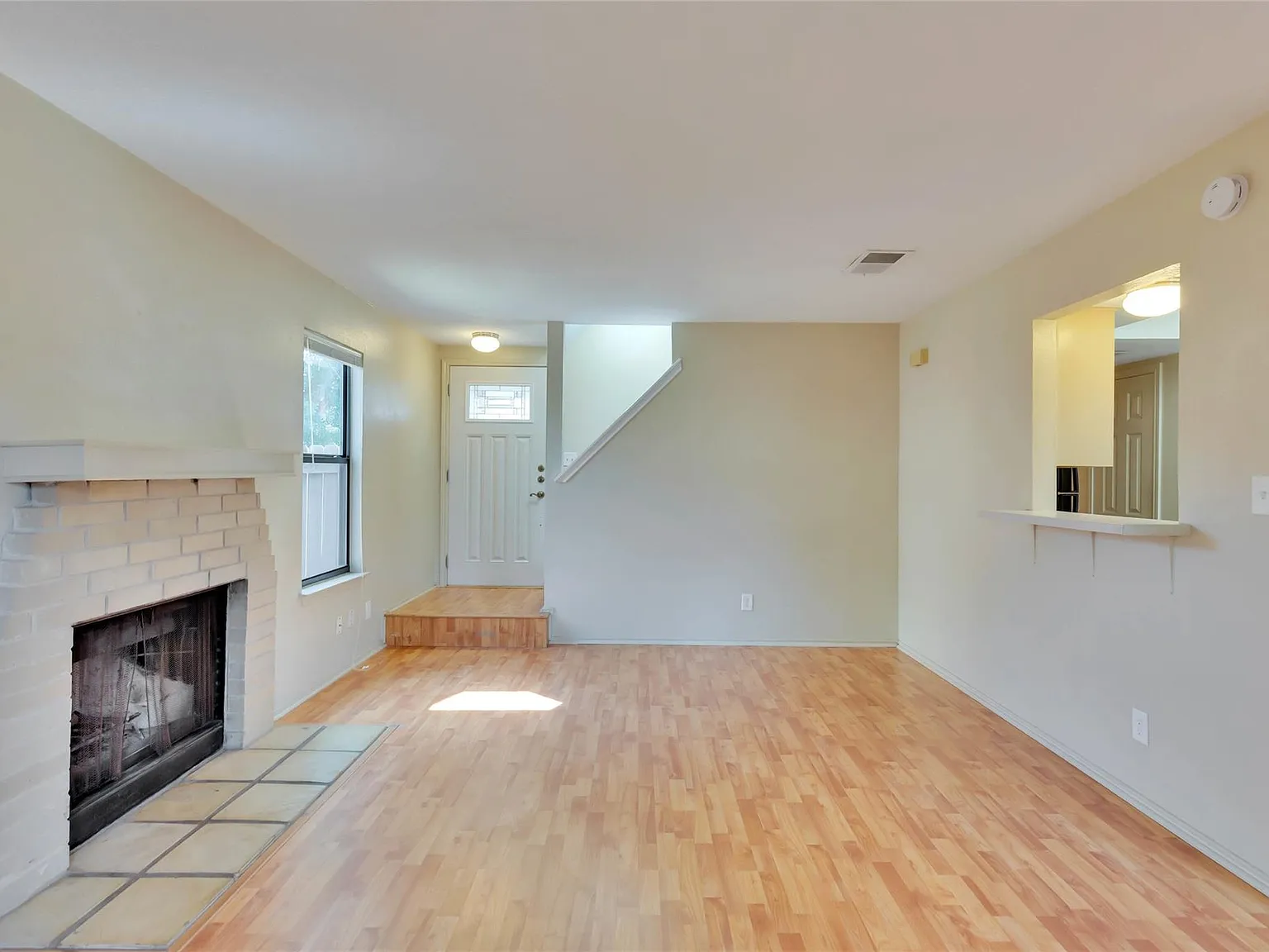 2 bed, 1.5 bath, 1980 sqft, $1,450 — Photo 4
