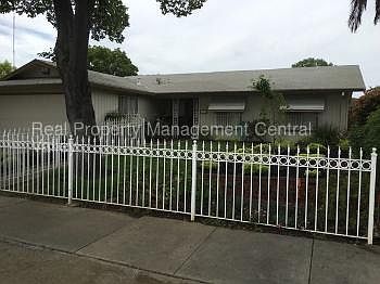 1st image of 5609 Holiday Dr