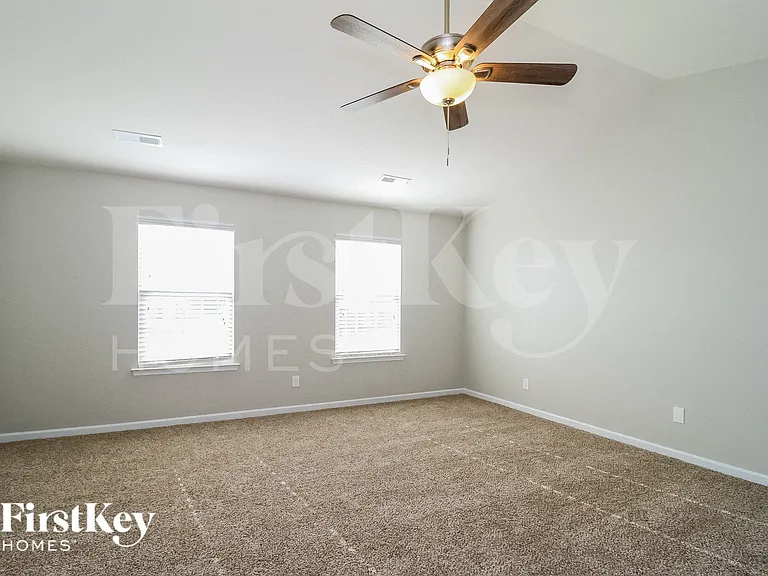 270 Mount Olivet Dr — Photo 8