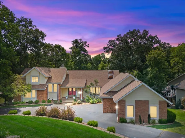 708 High Point Dr, Lake Saint Louis, MO 63367