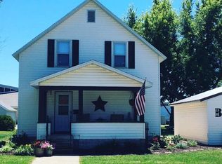 18 2nd St NW, Madelia, MN 56062
