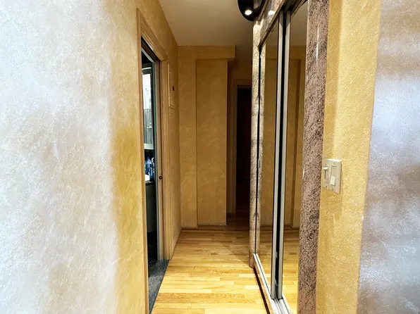 601 Surf Avenue image 6 of 23