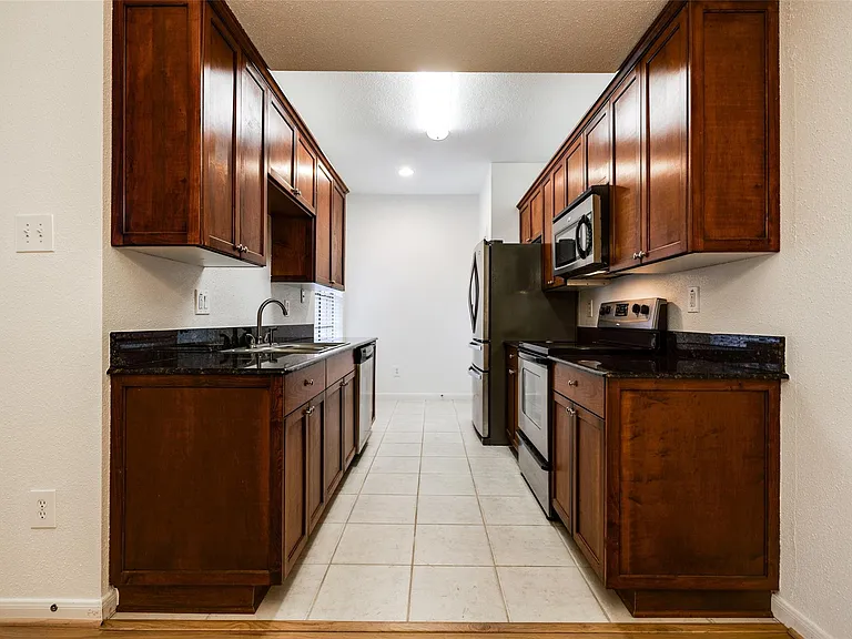 2255 Braeswood Park Dr #294 — Photo 8