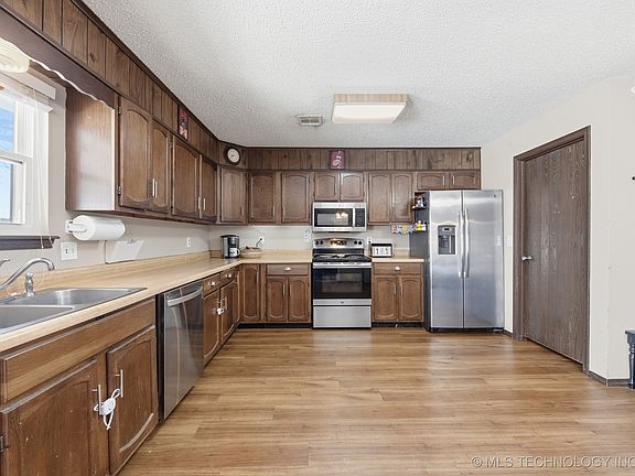 5th image of 428 N Spruce Ave
