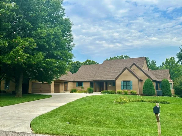 17835 Bluejacket St, Overland Park, KS 66221
