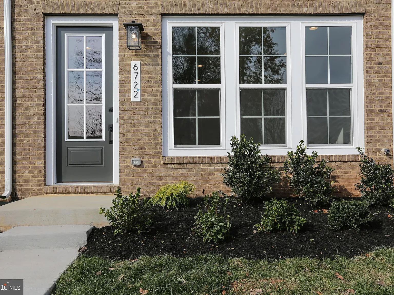 3 bed, 4.0 bath, 2198 sqft, $3,550 — Photo 2