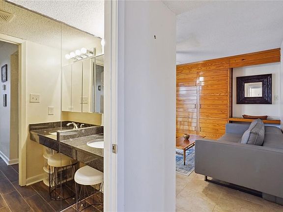 3rd image of 318 Lake Marina Ave APT 203