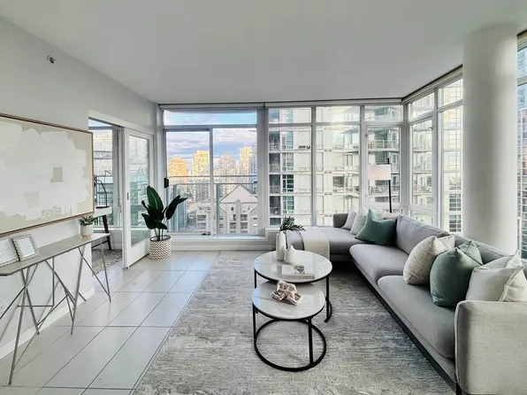 1252 Hornby St #1203, Vancouver, BC V6Z 0A3
