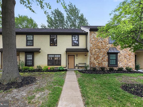 3rd image of 205 Allens Ln
