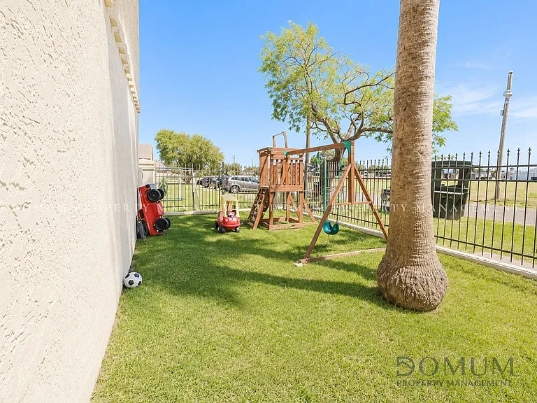 1811 Perkins Ave #1 — Photo 9