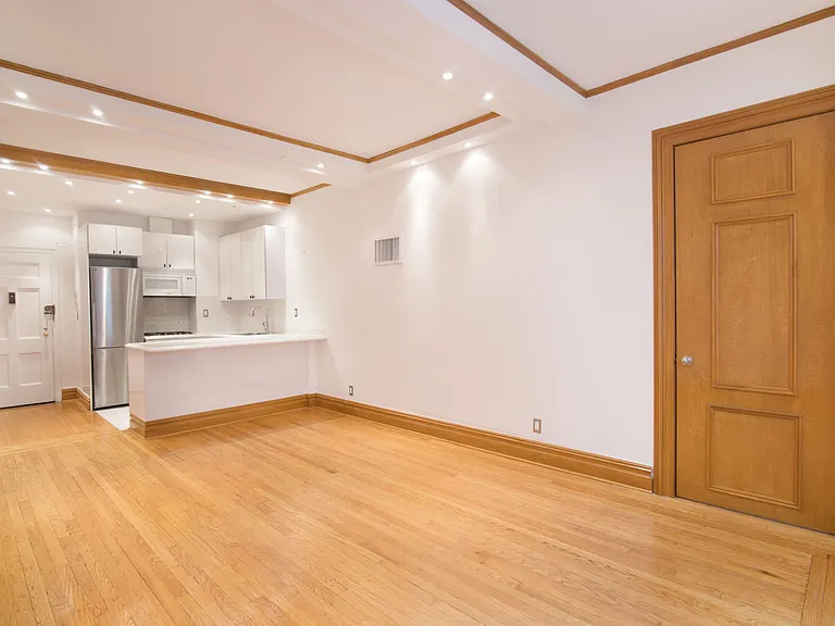 145 W 58th St #7K — Photo 2