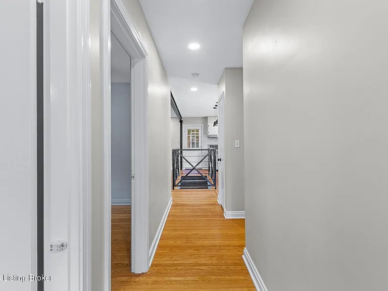 519 Leyton Ave — Photo 15