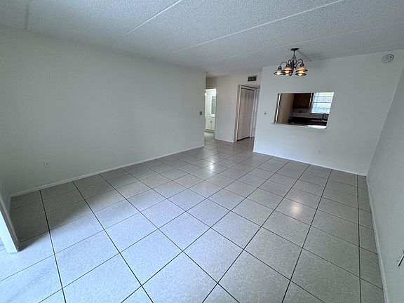 4th image of 2856 Somerset Park Dr APT 102