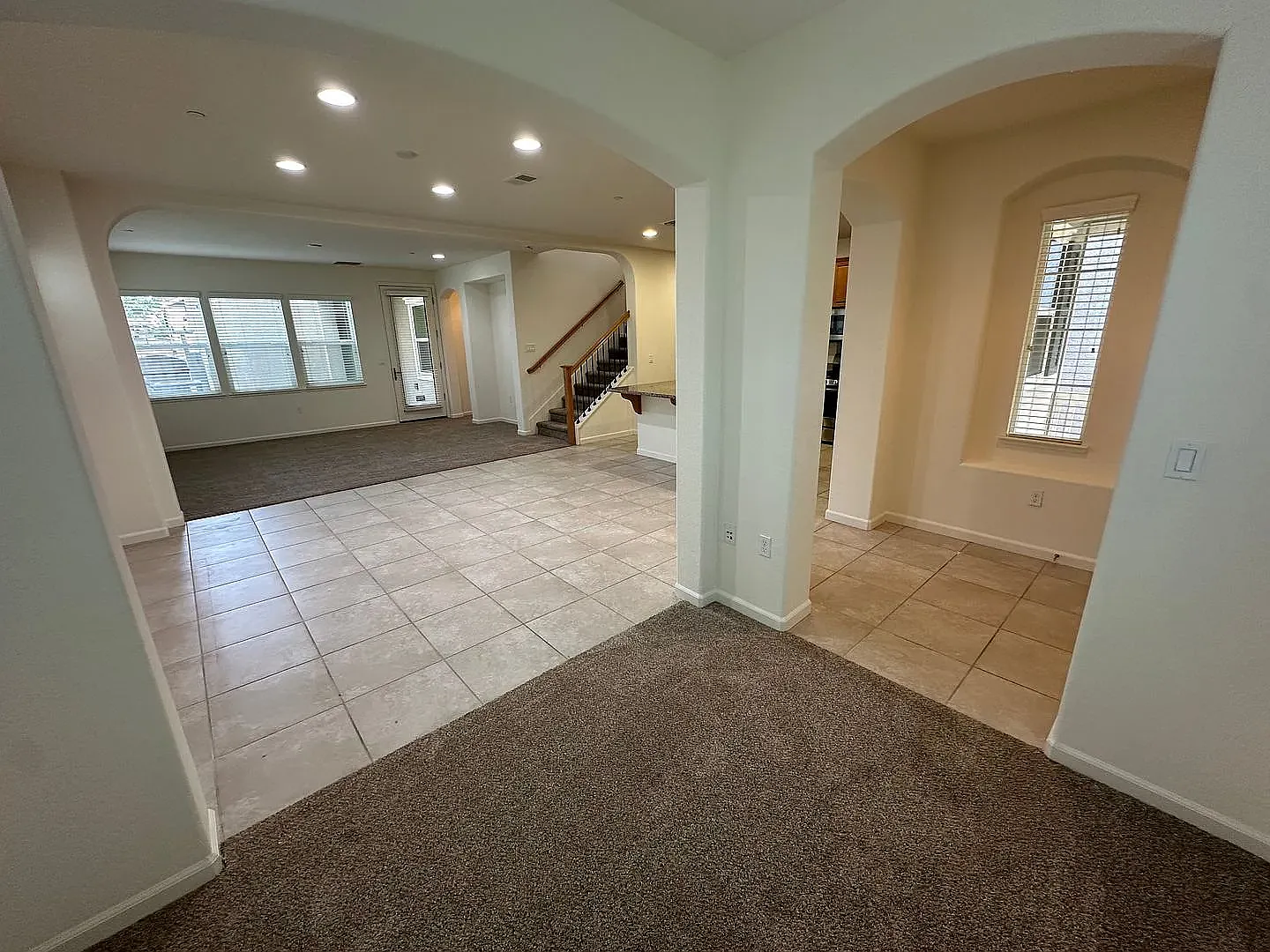 3 bed, 2.5 bath, 2070 sqft, $2,900 — Photo 3