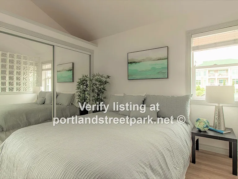 2933 Portland St — Photo 9