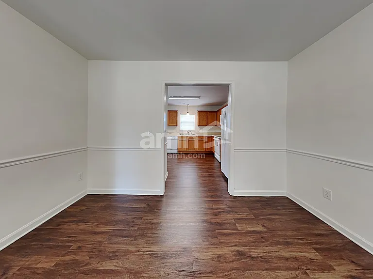 1843 Longmont Dr — Photo 5