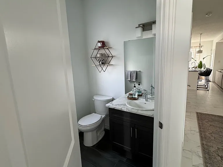 1752 Finley Cres — Photo 9
