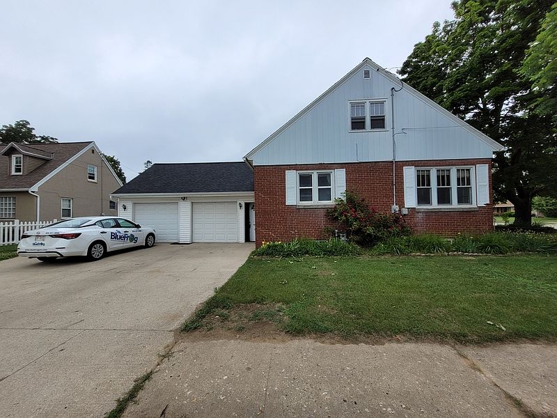 1st image of 1858 Deckner Ave