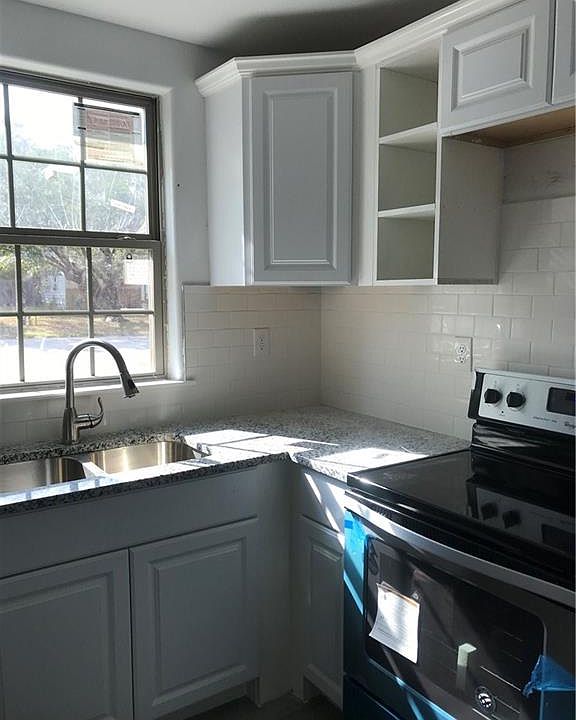 1st image of 506 NE 33rd St