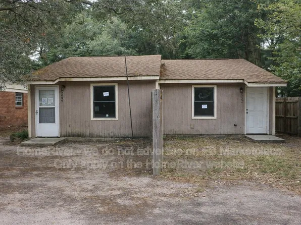 5865 Peachtree St, Milton, FL 32570