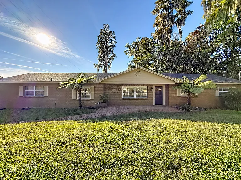 17208 Orangewood Dr — Photo 81
