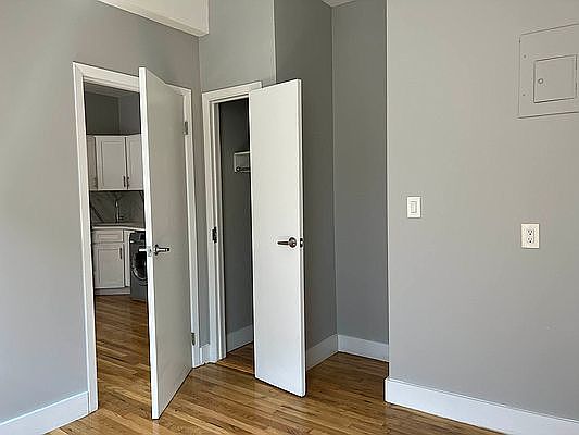 4th image of 216 E 118th St APT 4A