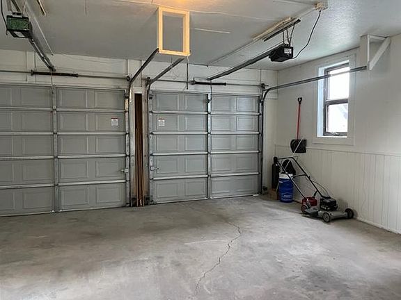 5th image of 1702 N New Jersey St