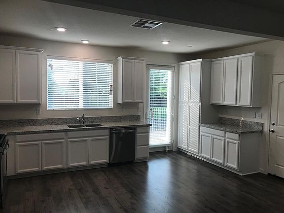 5th image of 10928 Arrington Dr