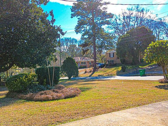 2nd image of 2162 Holly Hill Dr