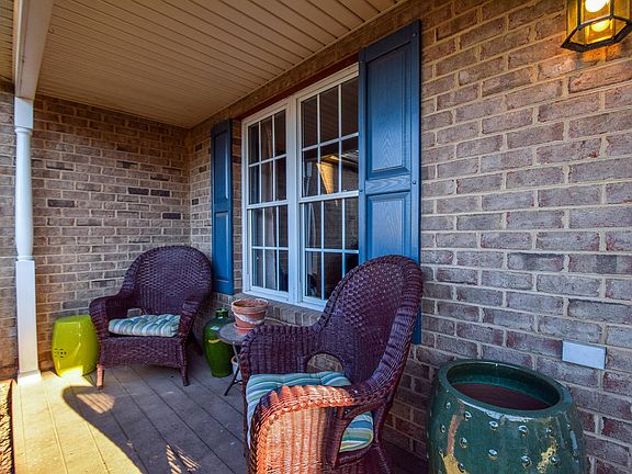 2nd image of 6116 Gaugin Cir