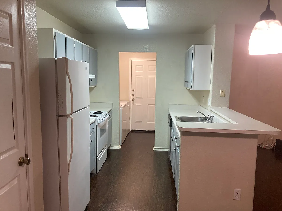 Building Photo - 837 Sagewood Trl