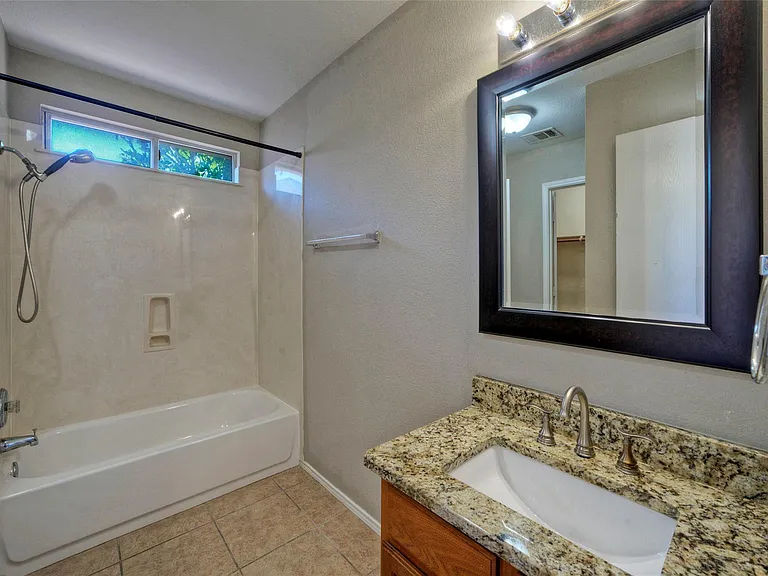 913 Dexter Dr — Photo 22