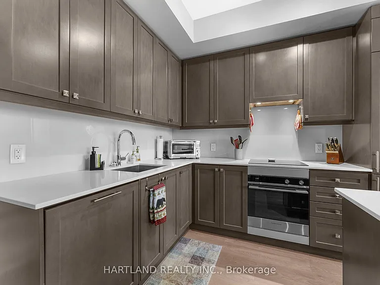 9075 Jane St #810 — Photo 13