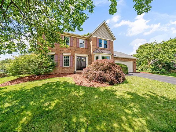 2nd image of 10146 Chantry Pl