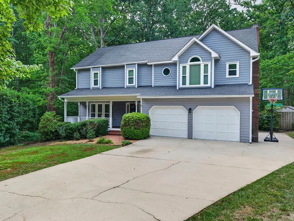 104 Exeter Ct