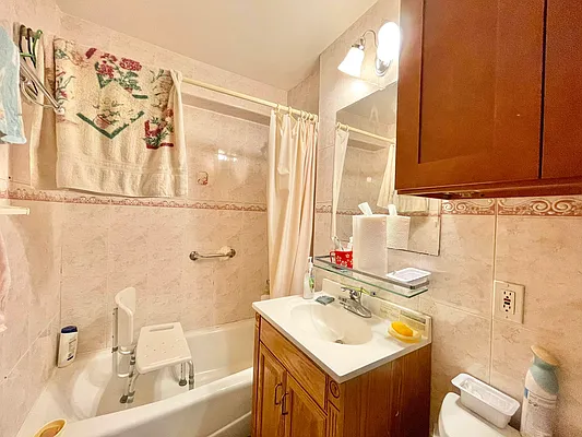 Sold by Chous Realty Group Inc | media 28