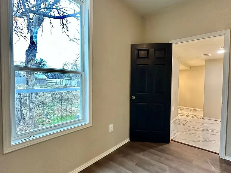 1320 Orient St — Photo 16
