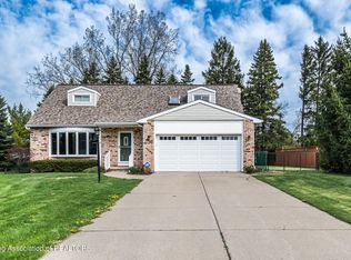 114 Kenway Dr, Lansing, MI 48917