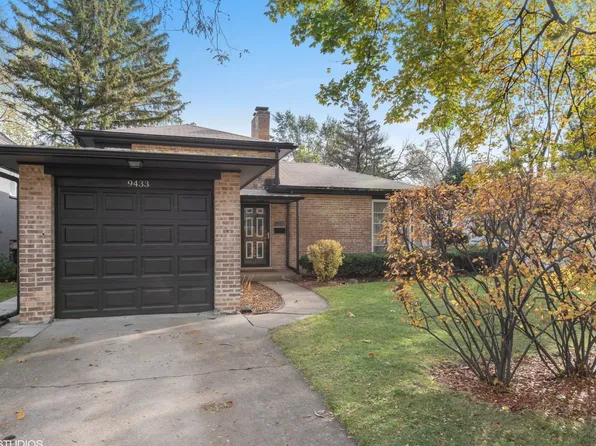 9433 Lincolnwood Dr, Evanston, IL 60203
