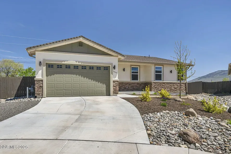 3 bed, 1564 sqft, $2,700 — Photo 1