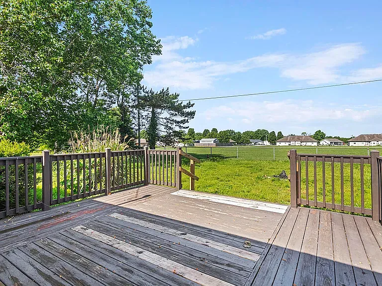 127 Grand Prairie Dr — Photo 12