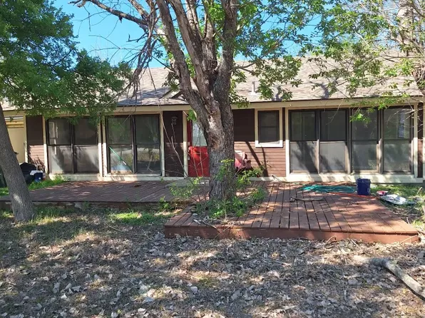 1317 Southpoint Dr, San Marcos, TX 78666