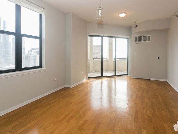 3rd image of 1464 S Michigan Ave APT 1902