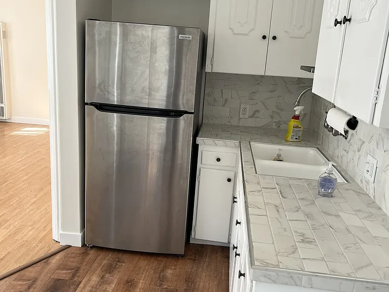 1147 Hacienda Pl #4 — Photo 7