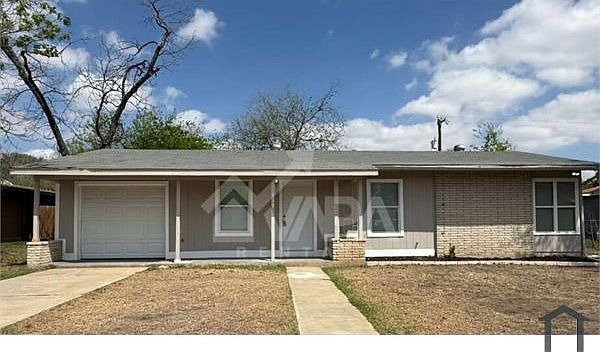 1st image of 339 Brettonwood Dr