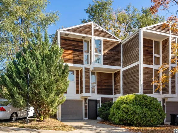 1631 N 109th Plz, Omaha, NE 68154